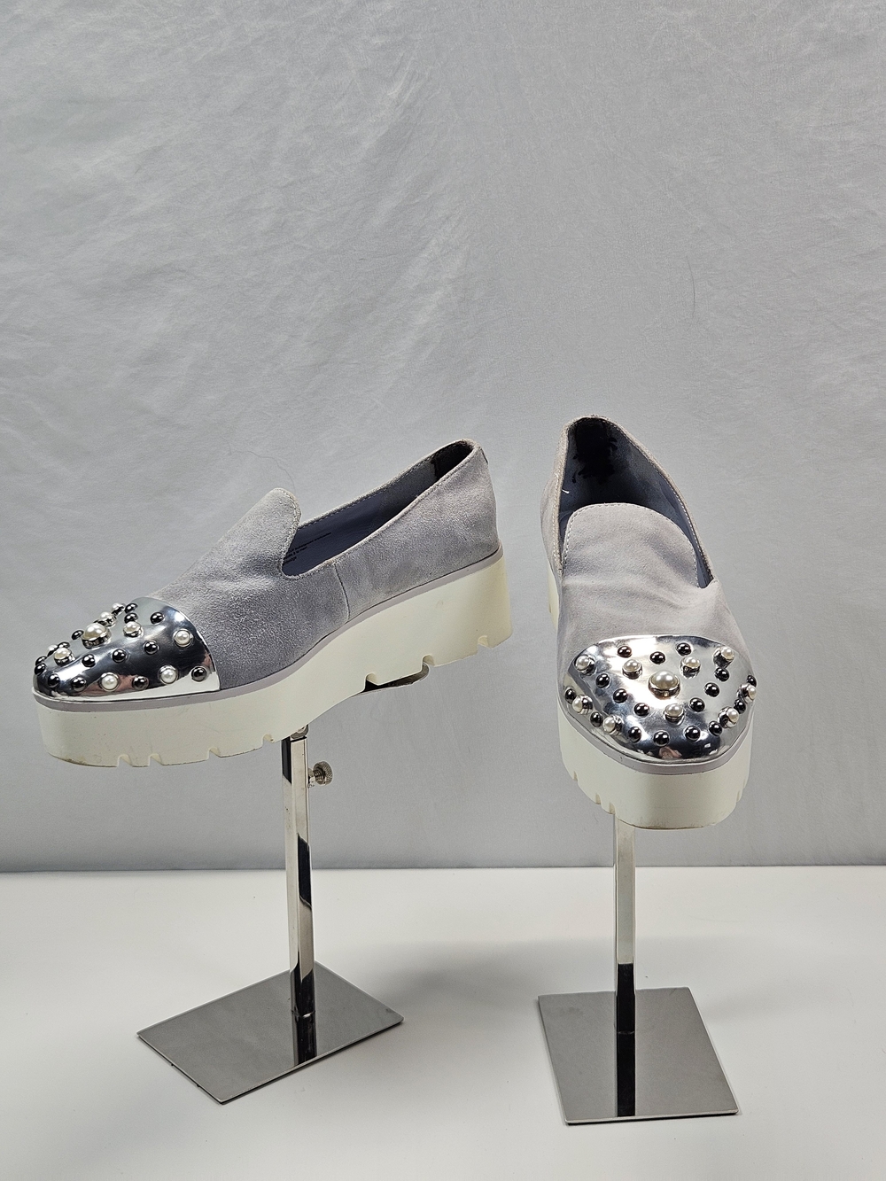 Karl Lagerfeld Brinlee Suede Platform Loafers Pearl Stud Cap Toe Shoes Size 6.5